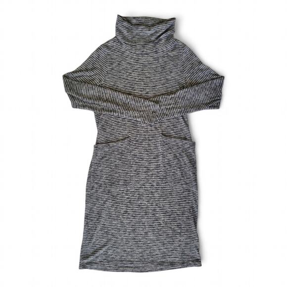 GILLI Cozy Long Sleeve Sweater Dress with Pockets Size Small Black Tan Stripe - Picture 5 of 8